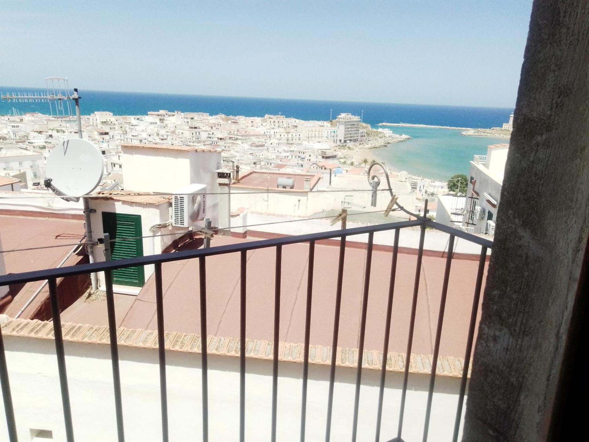Bed and Breakfast Torre La Mezzaluna Вьесте Экстерьер фото